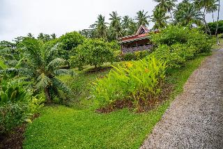 Bora Bora Holiday's Lodge and Villa