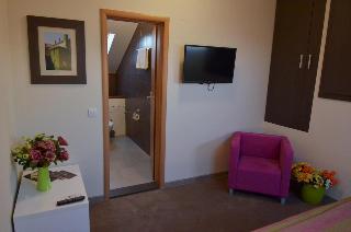Hotel Ema