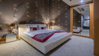 Vernazza Suites