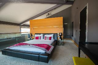 Vernazza Suites