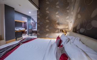 Vernazza Suites
