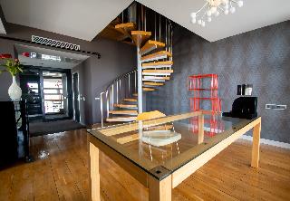 Vernazza Suites