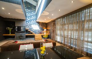 Vernazza Suites