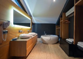 Vernazza Suites