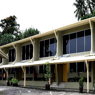 Huon Gulf Hotel & Apartments