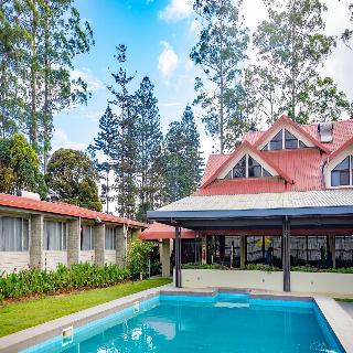 Highlander Hotel & Apartments