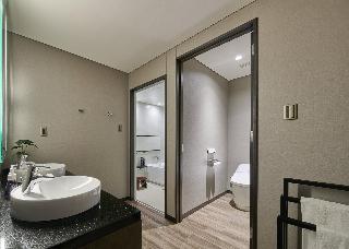 Room:SUI.B1-KG