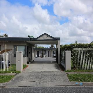 Beaconsfield Lodge Motel