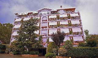 Merry Land Hotel