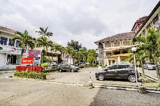 3955 Hotel Bumi Kitri Pramuka