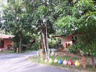 Baan Rimnam Resort