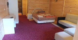 Yedigoller Hotel & Restaurant