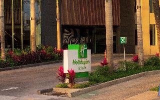 Holiday Inn & Suites Puerto Vallarta Marina & Golf