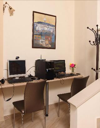 Kronos Hotel