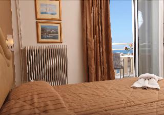 Kronos Hotel