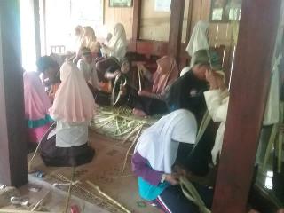 Abimanyu Homestay by ZUZU