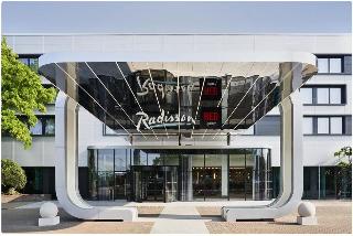 Radisson Red London Gatwick Airport