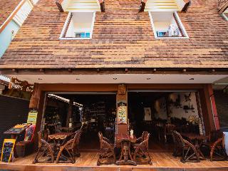 1103 Pirates House Hotel