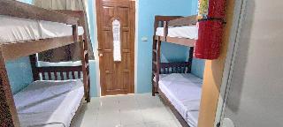 702 Queens Hometel