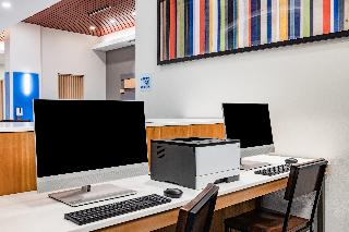Holiday Inn Express & Suites Lincoln Downtown