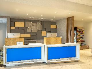 Holiday Inn Express & Suites Watertown