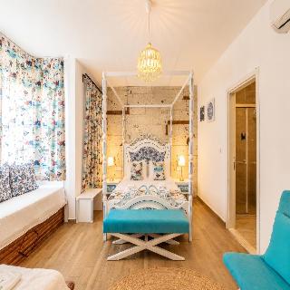 Alacati Limonaia Hotel