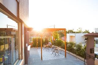 Yasmine Apartments