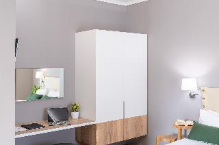 Chroma Fashion Rooms & Apartments