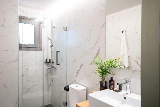 Chroma Fashion Rooms & Apartments