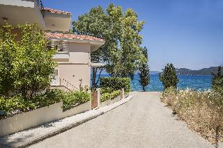 Meliti Waterfront Suites