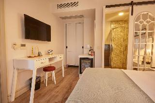 AlaBora Hotel - AlaÃ§atÄ±