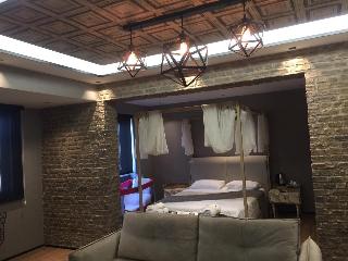 Lily Airport Otel