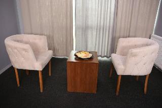 Lily Airport Otel