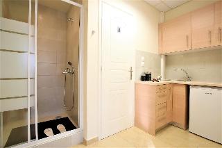 GK Airport Suites