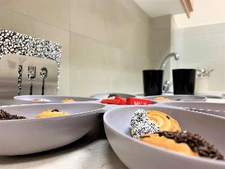 GK Airport Suites