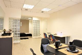 GK Airport Suites