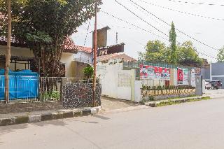 Formerly Reddoorz Near Pasar Pagi Cirebon 2