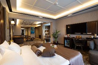 Tonight Hotel Port