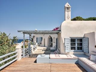 Belvedere Waterfront Villa & Suites