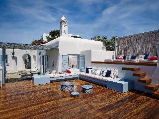 Belvedere Waterfront Villa & Suites