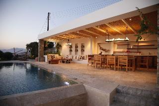 Belvedere Waterfront Villa & Suites