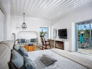Belvedere Waterfront Villa & Suites
