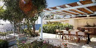 Belvedere Waterfront Villa & Suites