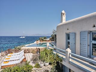 Belvedere Waterfront Villa & Suites