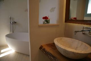 Belvedere Waterfront Villa & Suites