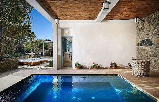 Belvedere Waterfront Villa & Suites