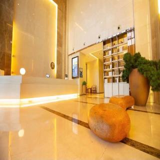Ji Hotel (Zhengzhou East Railway Station)