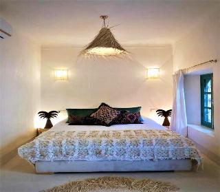 Room Room