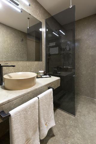 Avec Hotel