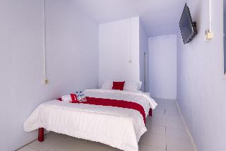 Formerly RedDoorz Syariah @ Bondowoso City Center